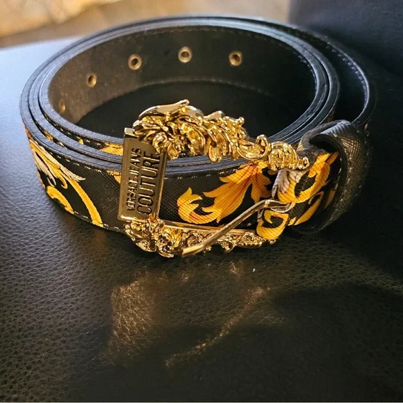 Versace Jeans Couture baroque-print belt with an ornate logo buckle - Picture 3 of 6